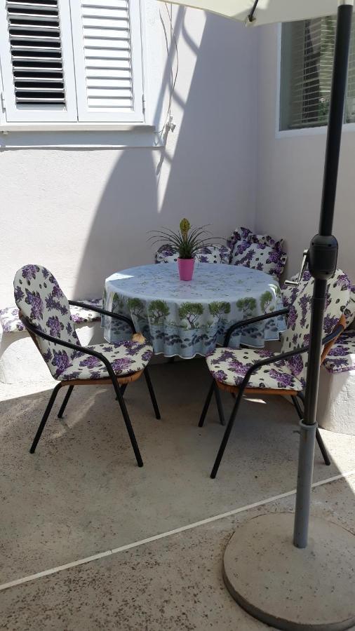 Mini Apartment Petra - Rooms Purple & Green With Kitchen And Garden Dubrovnik Exteriör bild