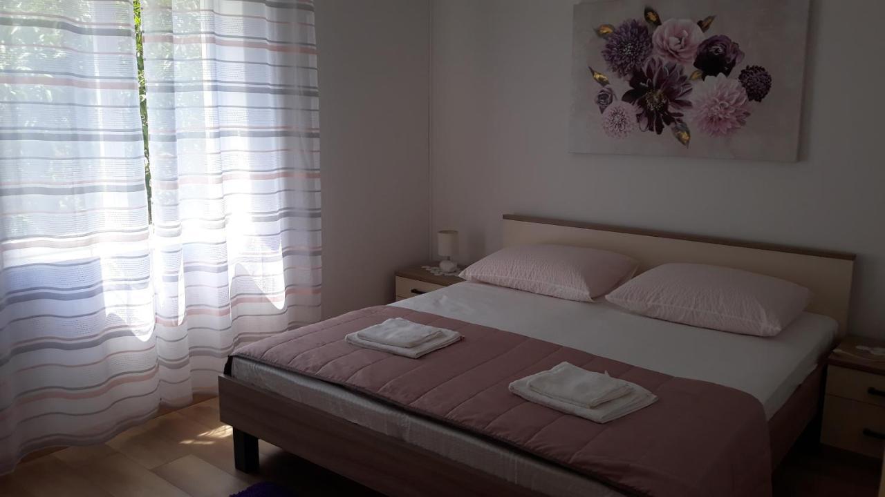 Mini Apartment Petra - Rooms Purple & Green With Kitchen And Garden Dubrovnik Exteriör bild