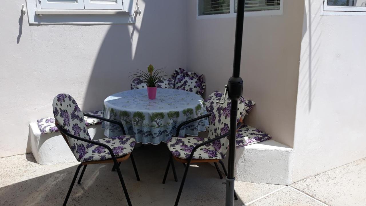 Mini Apartment Petra - Rooms Purple & Green With Kitchen And Garden Dubrovnik Exteriör bild