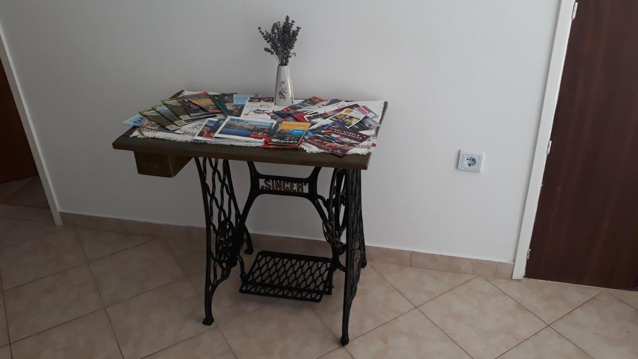 Mini Apartment Petra - Rooms Purple & Green With Kitchen And Garden Dubrovnik Exteriör bild
