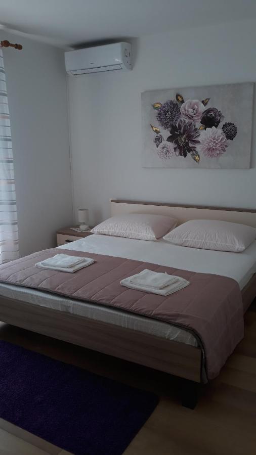 Mini Apartment Petra - Rooms Purple & Green With Kitchen And Garden Dubrovnik Exteriör bild