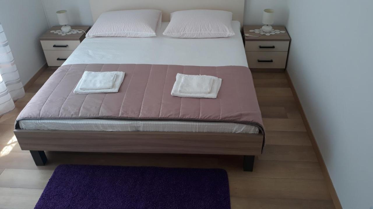 Mini Apartment Petra - Rooms Purple & Green With Kitchen And Garden Dubrovnik Exteriör bild