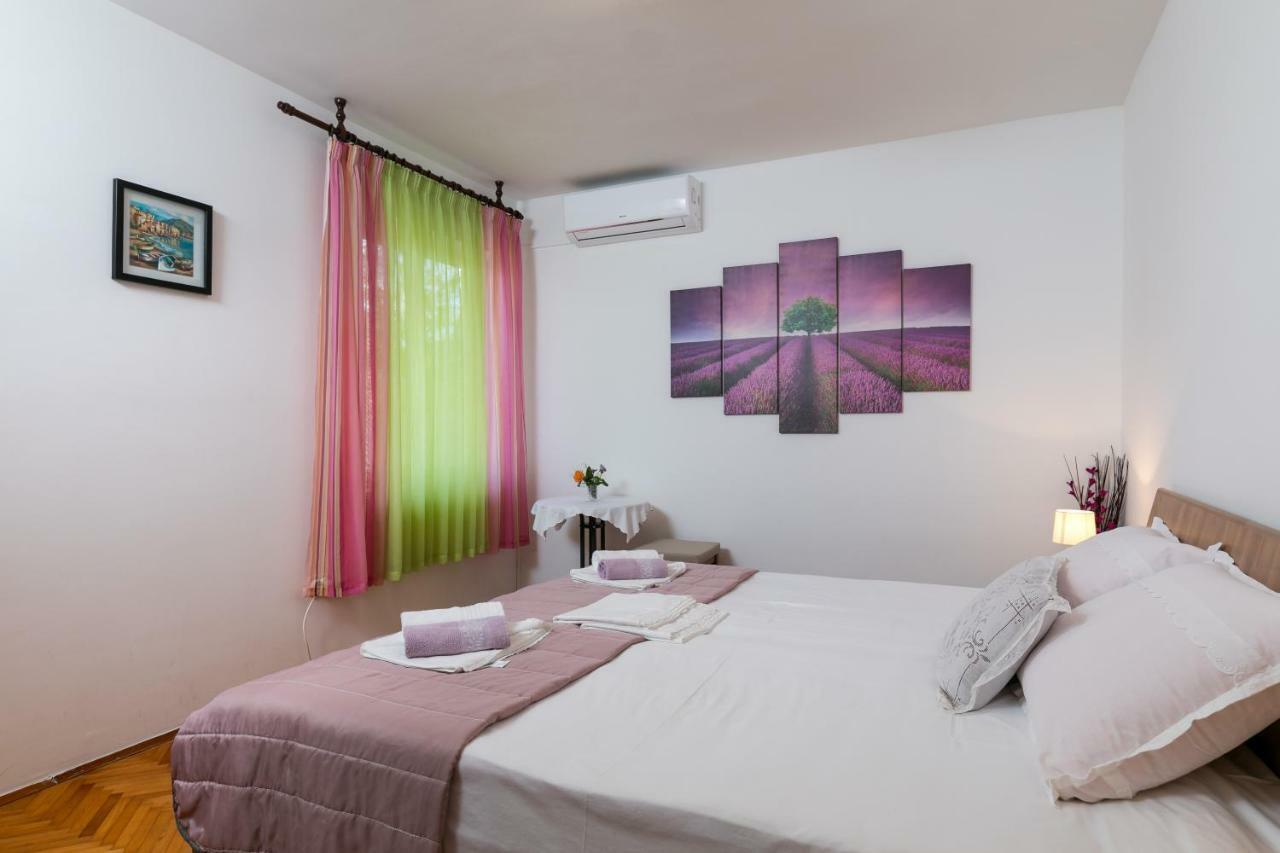 Mini Apartment Petra - Rooms Purple & Green With Kitchen And Garden Dubrovnik Exteriör bild