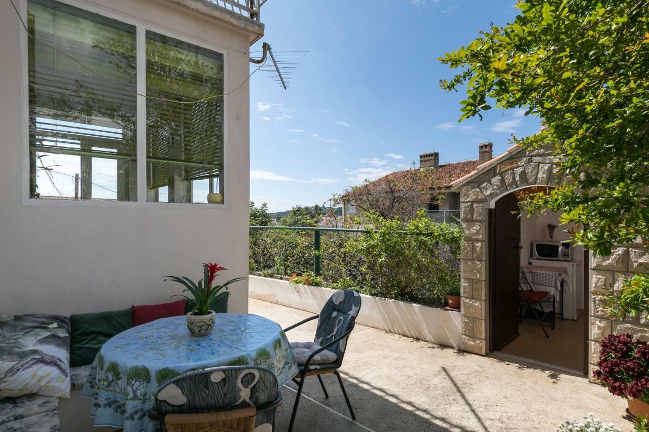 Mini Apartment Petra - Rooms Purple & Green With Kitchen And Garden Dubrovnik Exteriör bild