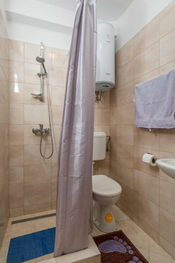 Mini Apartment Petra - Rooms Purple & Green With Kitchen And Garden Dubrovnik Exteriör bild