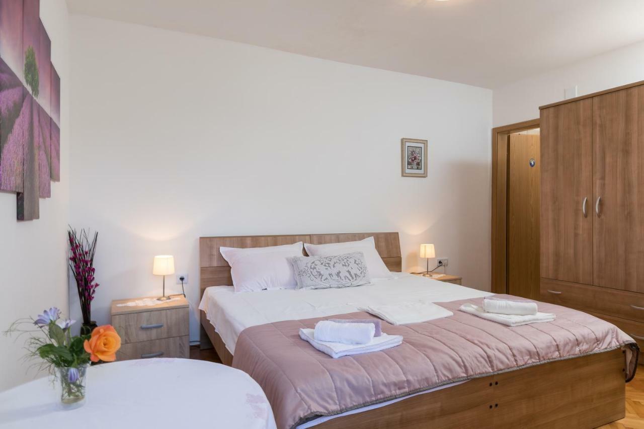 Mini Apartment Petra - Rooms Purple & Green With Kitchen And Garden Dubrovnik Exteriör bild